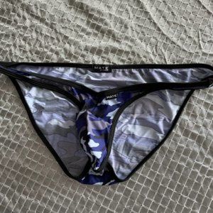 MATE BIKINI THONG  CAMOUFLAGE SIZE 2 X LARGE FIT LIKE LARGE